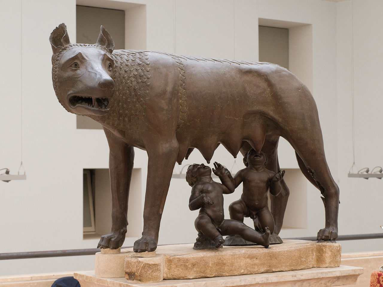 1280px-Řím,_kapitolská_vlčice